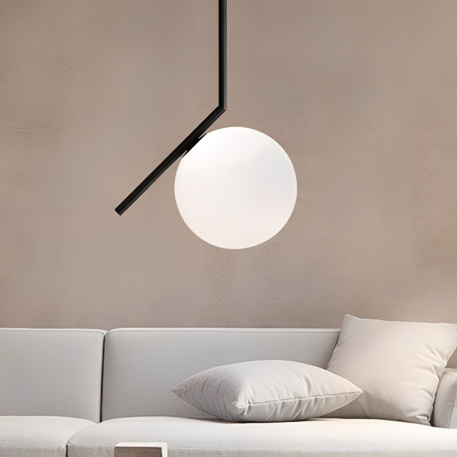 Снимка на Висящ черен пендел със стъклена сфера Rush