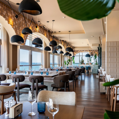 Висяща лампа от смола Vali | Черна | Скулптурна форма