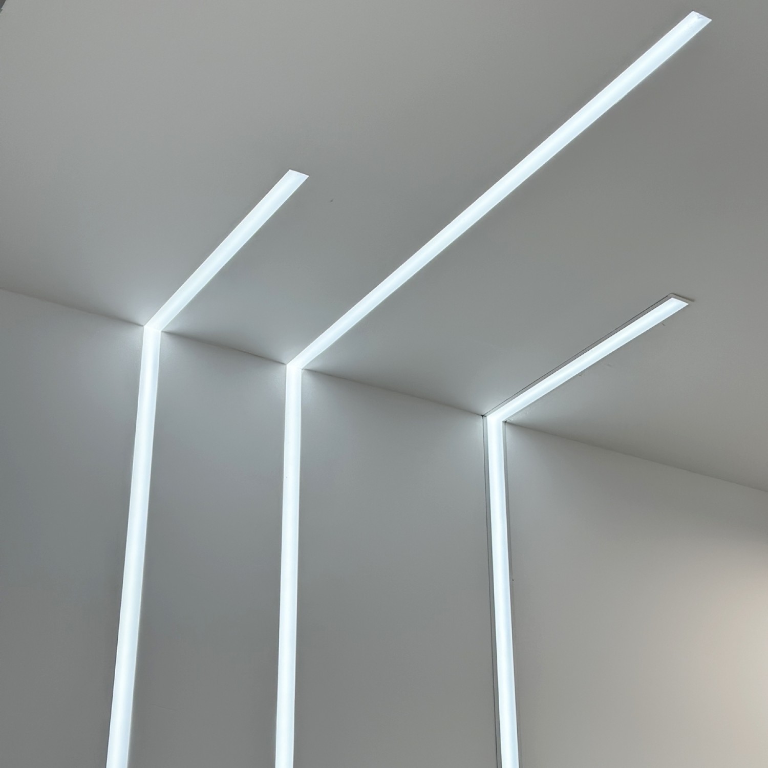 Снимка на Алуминиев профил за LED лента Trimless Strap Line PRO | 76×15 мм | Вграден монтаж | 1 метър