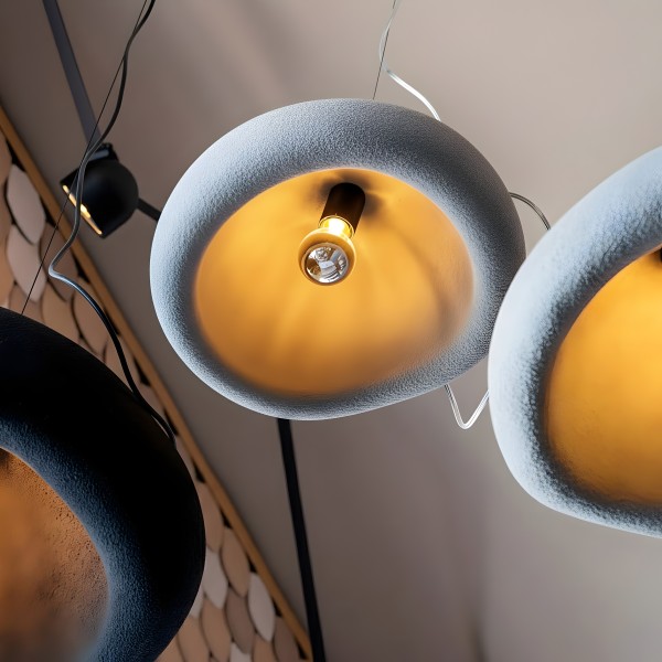 Снимка на Висяща лампа от смола Vali | Сива| Скулптурна форма