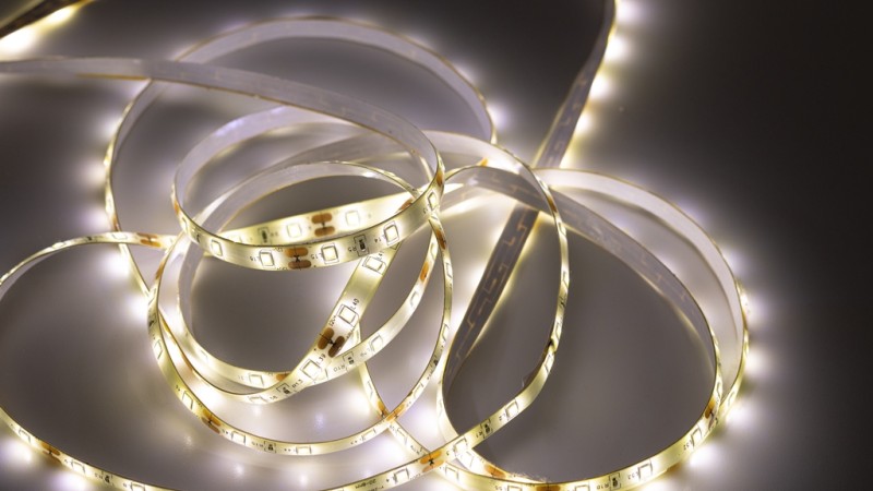 Как да изберете LED лента според ширината и плътността на диодите