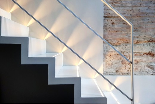 Как да направим LED осветление за външни стъпала?