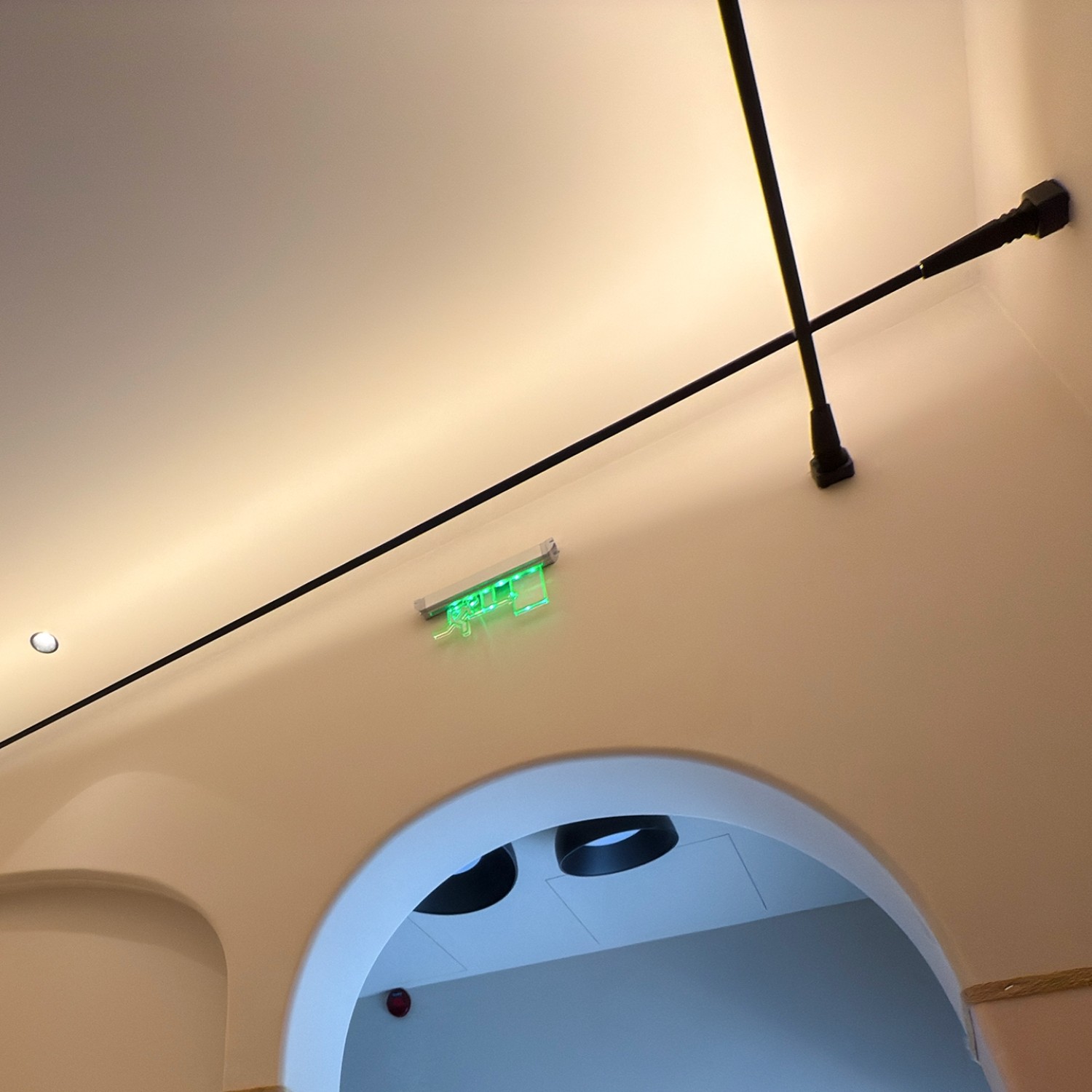 Снимка на Алуминиев гъвкав профил за LED ленти Skyline (18x8мм) - Профили за LED ленти