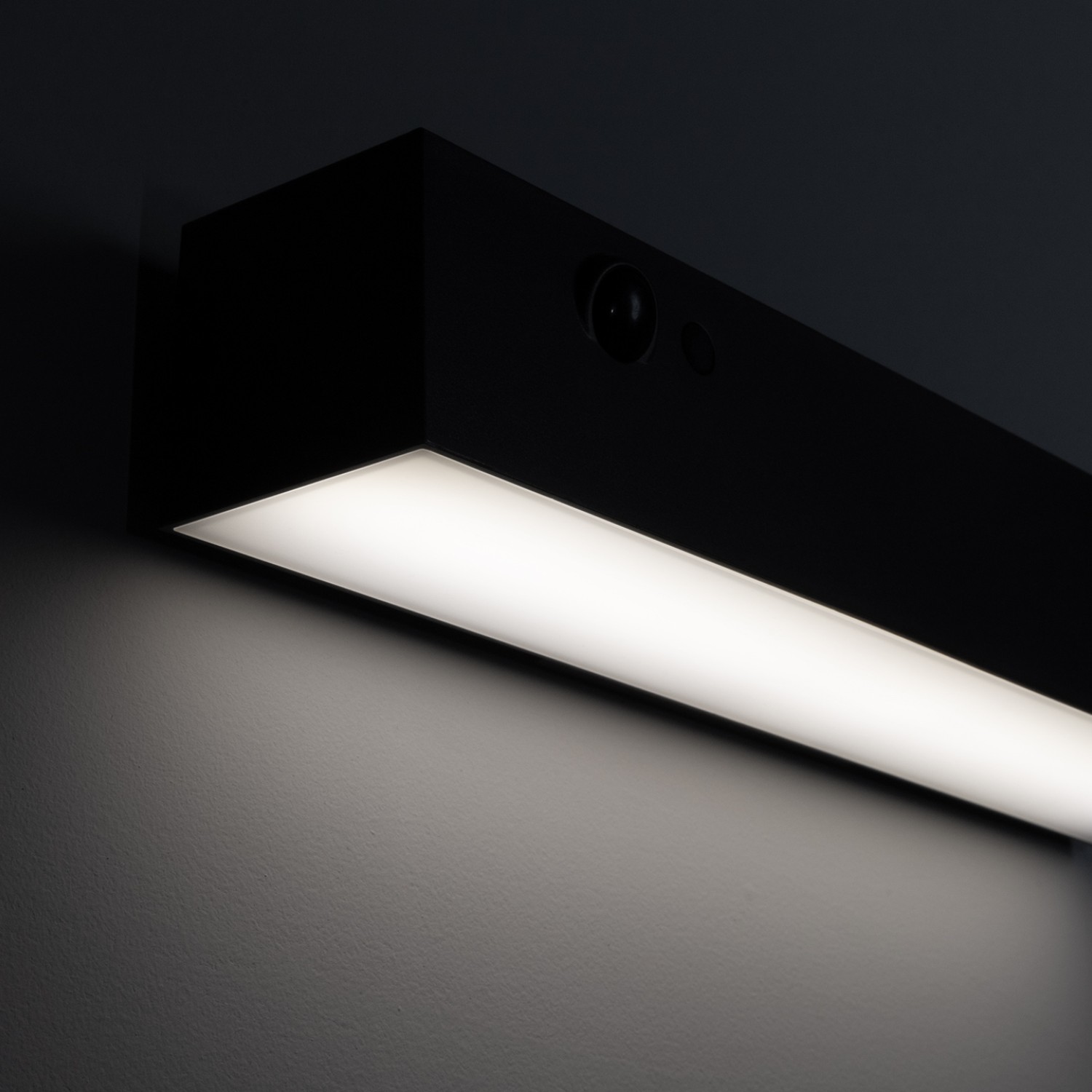 Снимка на Соларен фасаден LED аплик Bright | PIR сензор | 1.5W | IP54