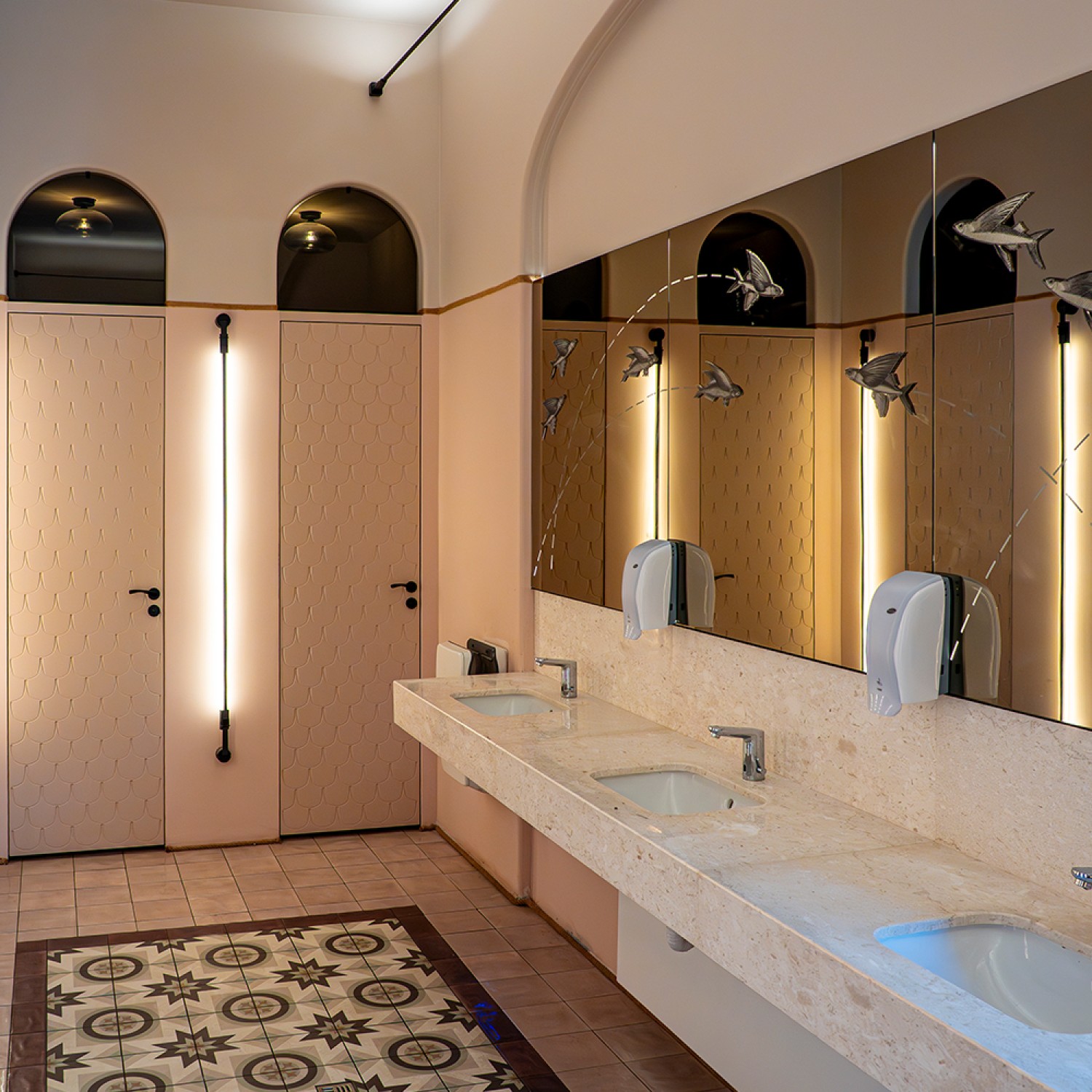 Снимка на Алуминиев гъвкав профил за LED ленти Skyline (18x8мм) - Профили за LED ленти