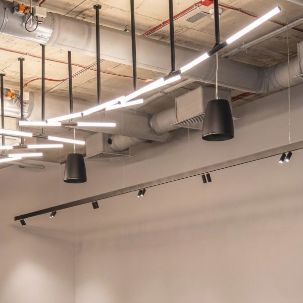 Снимка на Магнитна шина за външен монтаж върху таван/стена Magnet Line 23 mm - Релсово осветление