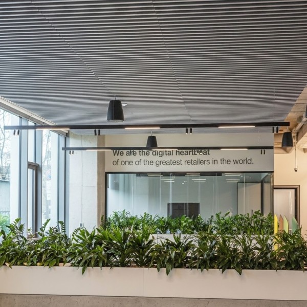 Снимка на Магнитна шина за външен монтаж върху таван/стена Magnet Line 23 mm - Релсово осветление