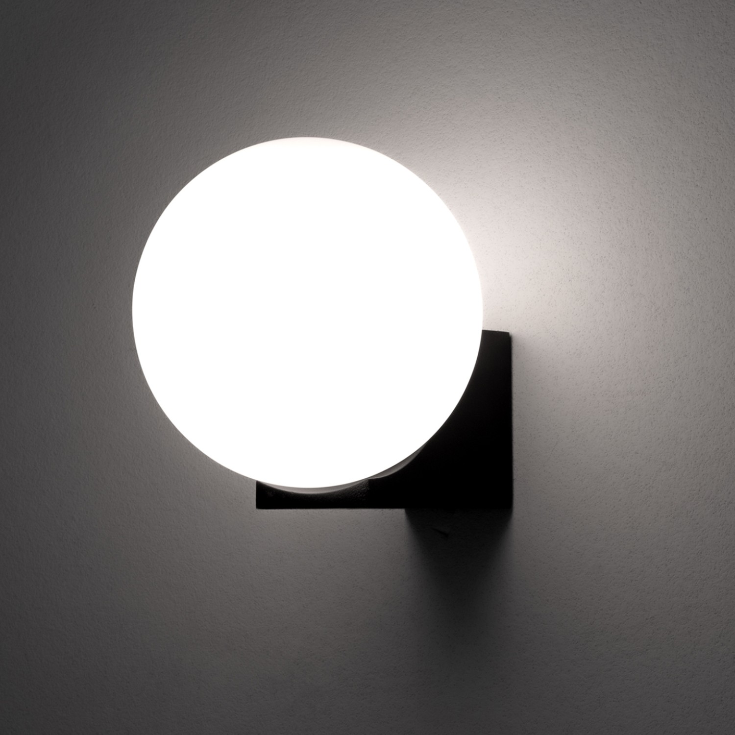 Снимка на Фасаден аплик Nora | Сферичен дифузер | IP54 | G9