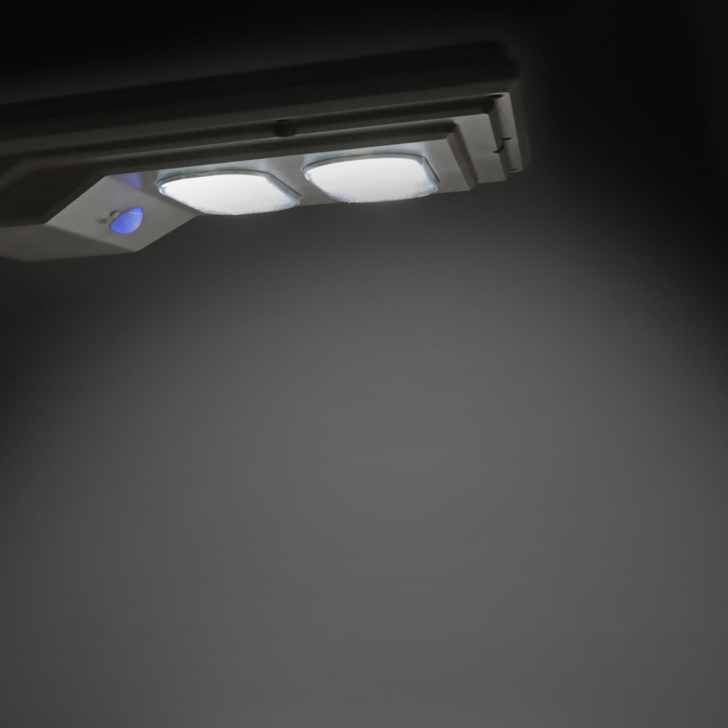 Снимка на Соларна улична лампа със сензор Suneco | IP65 | 6000K | 120° ъгъл