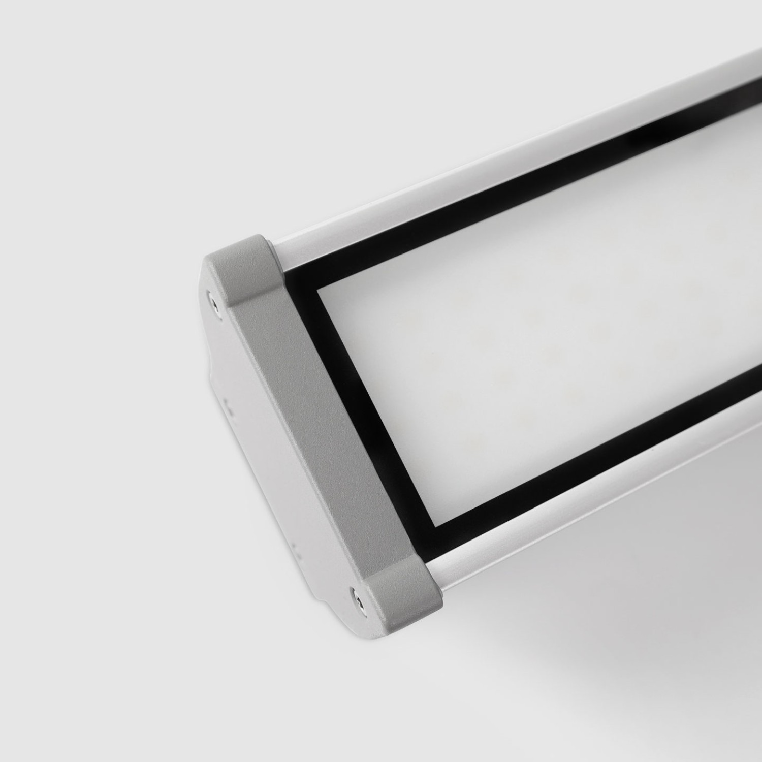 Снимка на Индустриално линейно LED тяло Titan | IP65 | 4000K | IK08 удароустойчивост