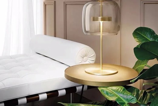 Как да изберем правилната настолна лампа за работа и учене у дома?