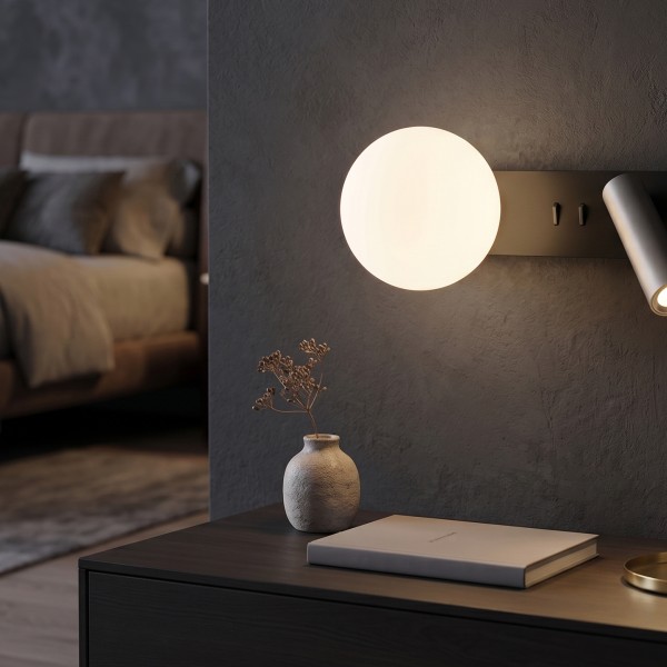 Снимка на Стенен аплик Kora с насочена светлина за четене и фоново осветление