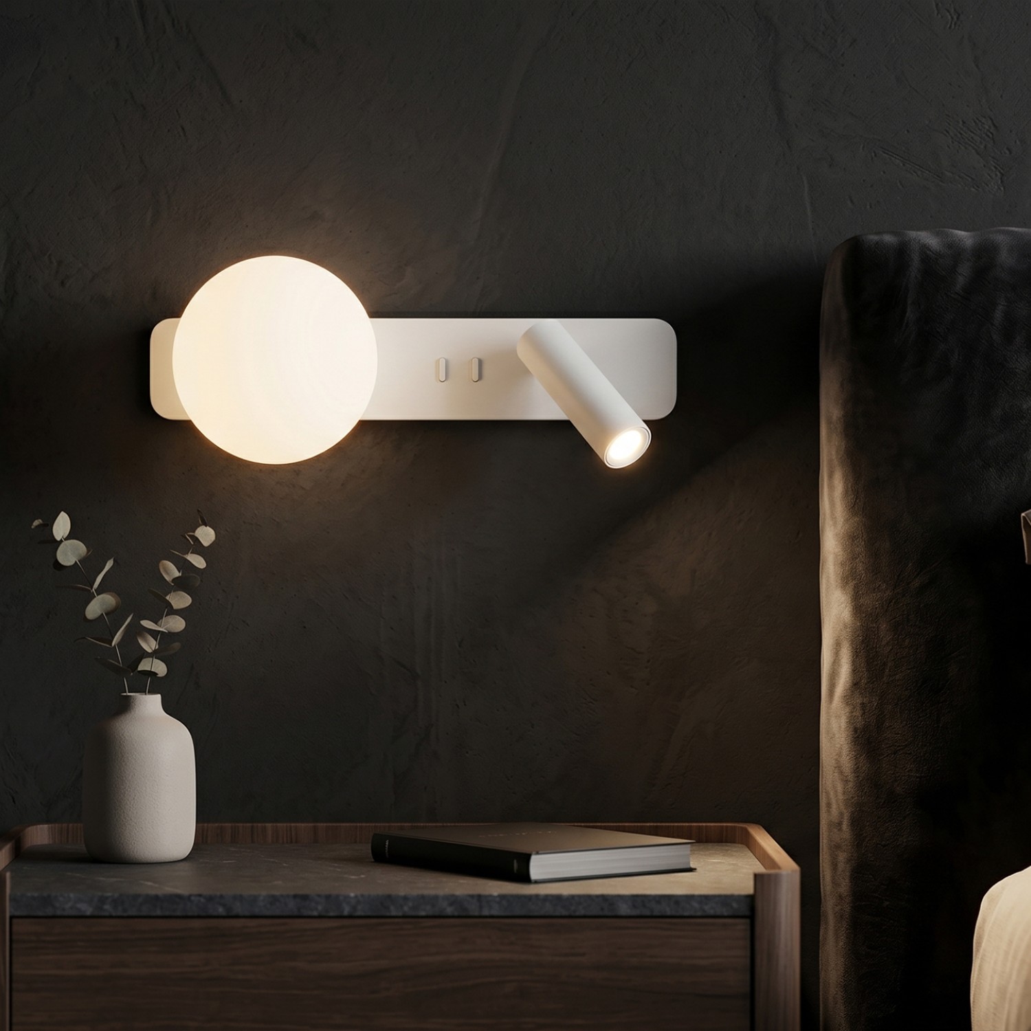 Снимка на Стенен аплик Kora с насочена светлина за четене и фоново осветление