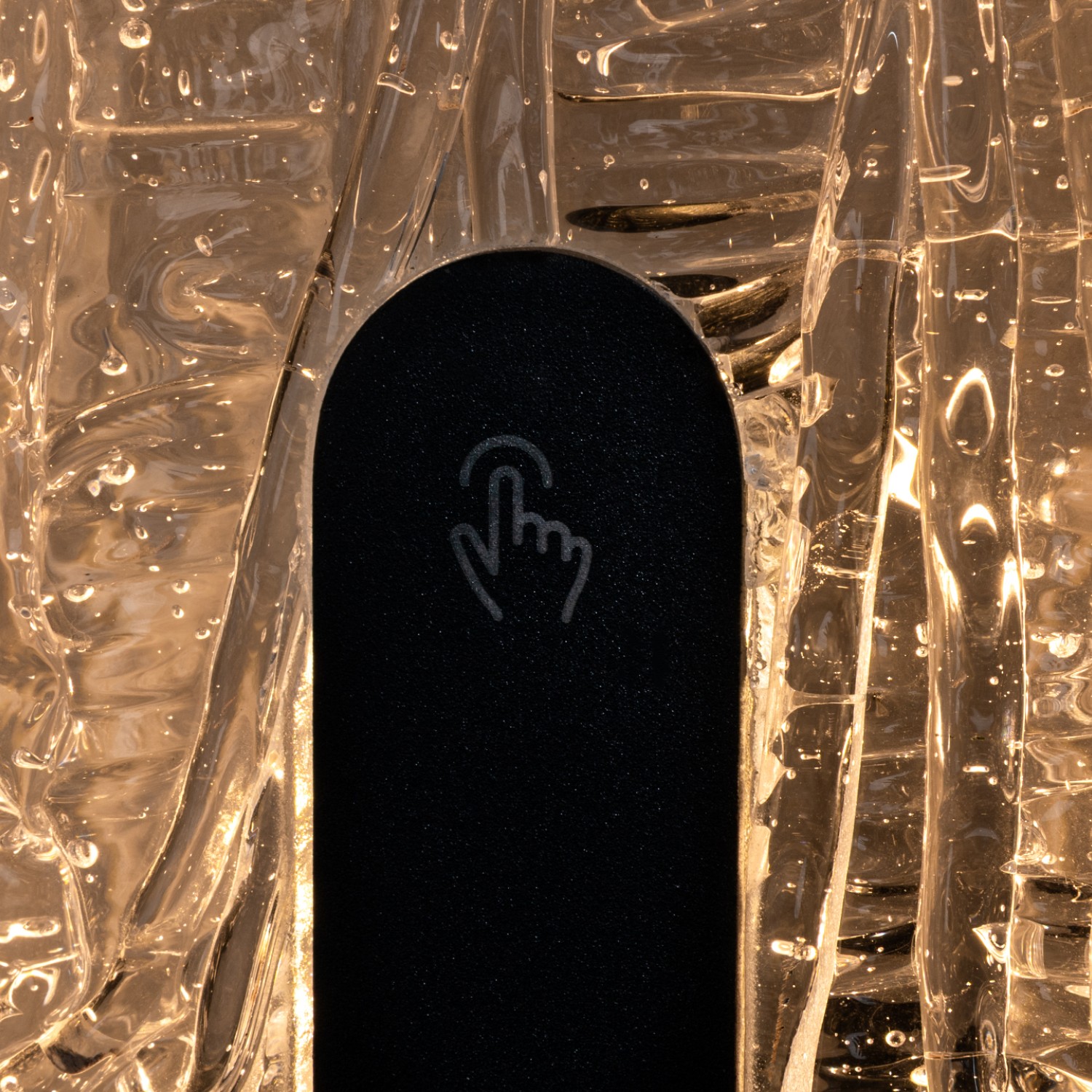 Снимка на Стенен аплик Ovia с текстурирано стъкло и тъч бутон