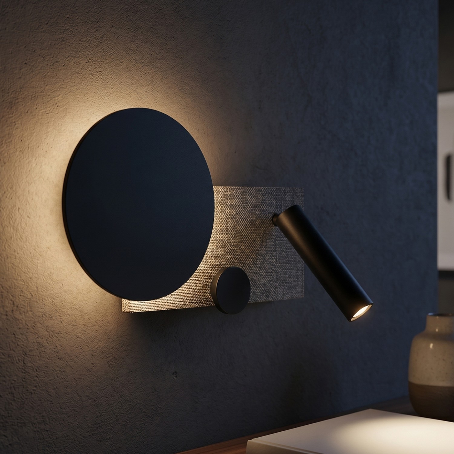 Снимка на Стенен аплик Moka с декоративна и насочена светлина