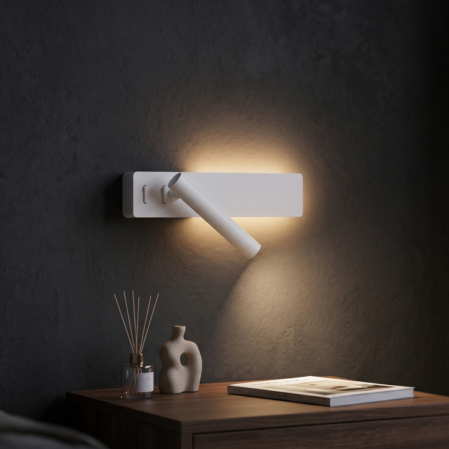 Снимка на Стенен аплик Kora с насочена светлина за четене и фоново осветление