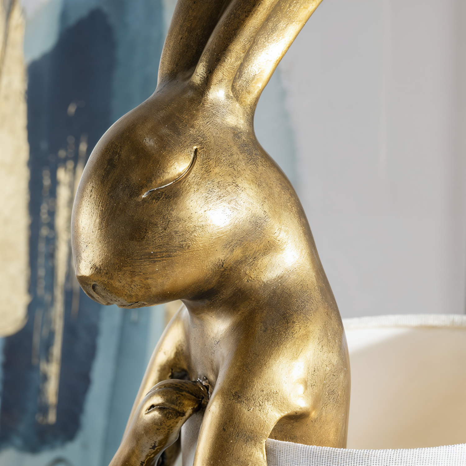 Детайлно изображение на Декоративна настолна лампа заек Bunny White | 51cm Снимка на Декоративна настолна лампа заек Bunny White | 51cm