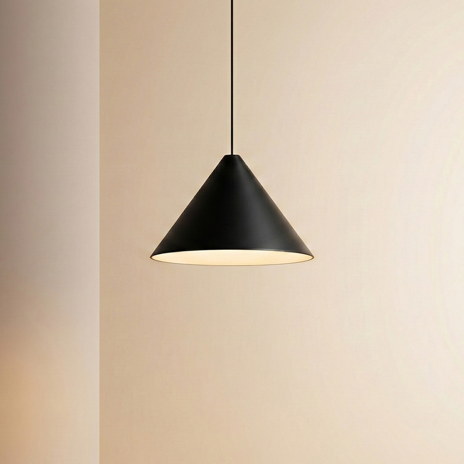 Снимка на Висяща LED лампа Radiant PS | 400mm | Конусовидна | 9W | Черна