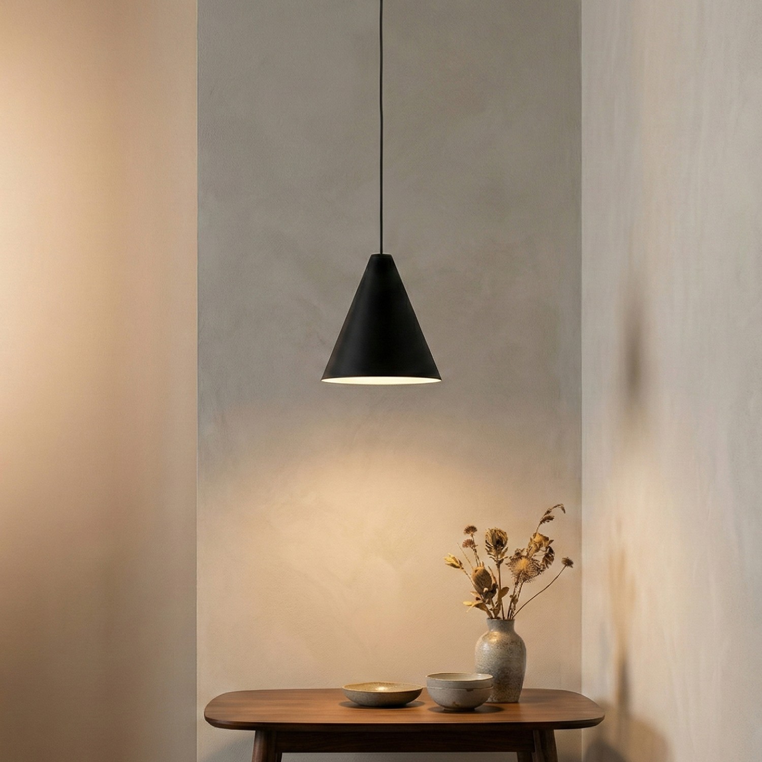 Детайлно изображение на Висяща LED лампа Radiant PS | 250mm | Конусовидна | 7W | Черна Снимка на Висяща LED лампа Radiant PS | 250mm | Конусовидна | 7W | Черна