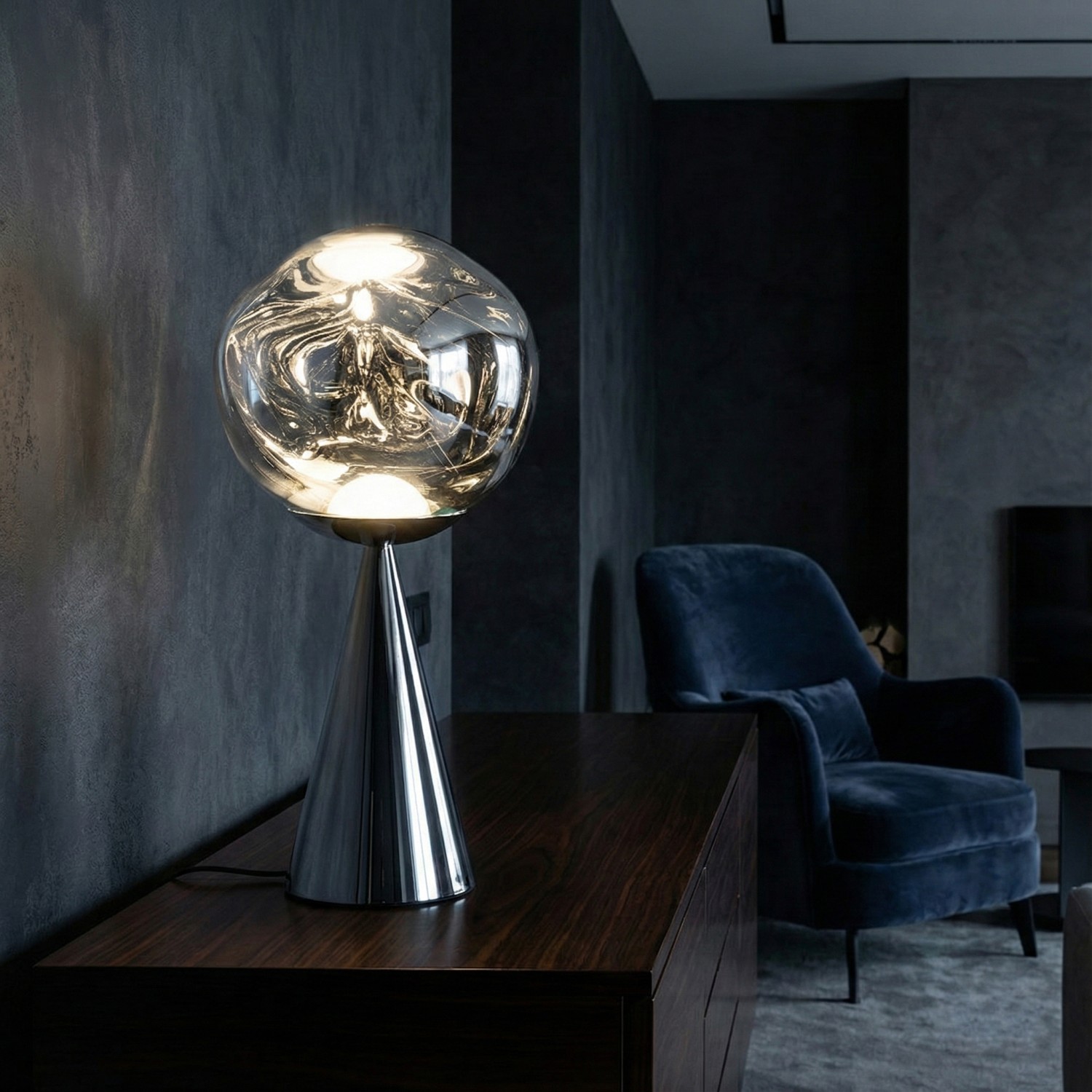 Детайлно изображение на Настолна дизайнерска LED лампа Ruby | Метален конус | 3000K | 6W | 58cm Снимка на Настолна дизайнерска LED лампа Ruby | Метален конус | 3000K | 6W | 58cm