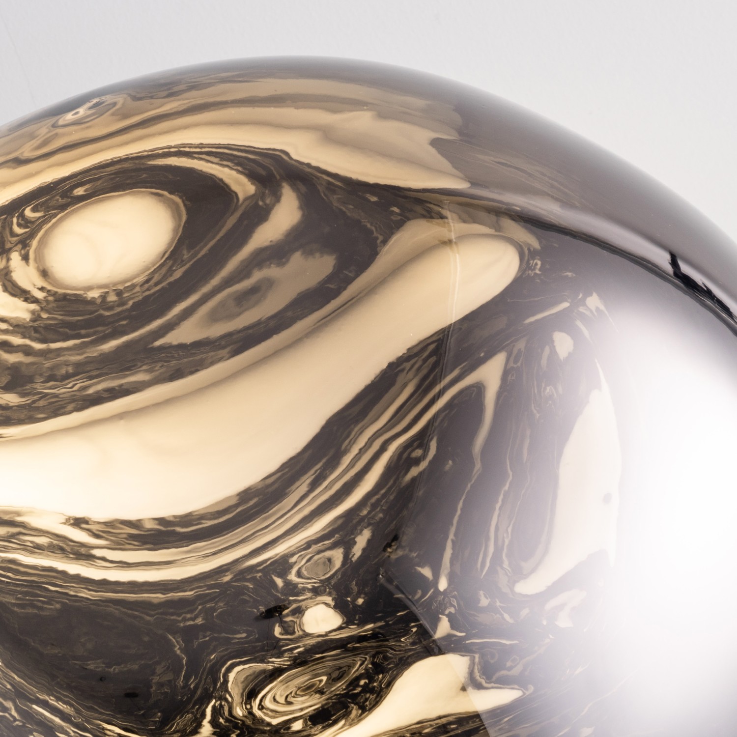 Детайлно изображение на Настолна дизайнерска LED лампа Ruby | Метален конус | 3000K | 6W | 58cm Снимка на Настолна дизайнерска LED лампа Ruby | Метален конус | 3000K | 6W | 58cm