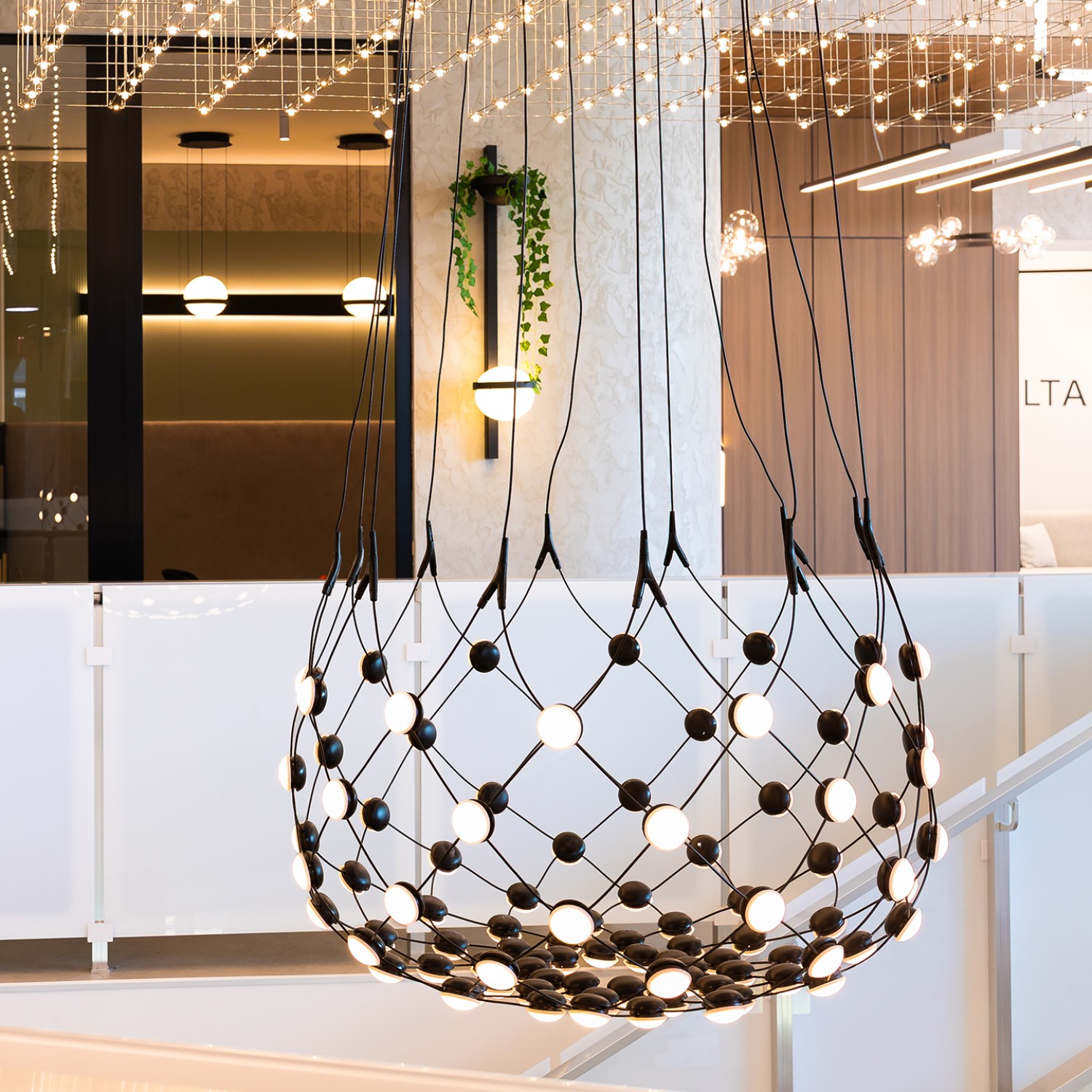 Висящ LED пендел Prism | Мрежеста структура | Черен | 3000K