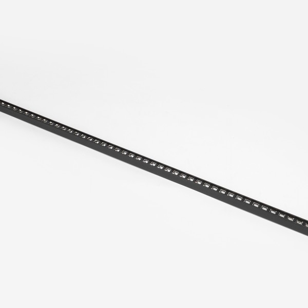 Детайлно изображение на Линеен LED модул Darklight 10PCB | 3000K | 40° Снимка на Линеен LED модул Darklight 10PCB | 3000K | 40°