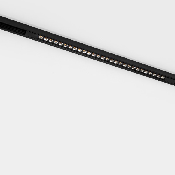 Детайлно изображение на Линеен LED модул Darklight 10PCB | 3000K | 40° Снимка на Линеен LED модул Darklight 10PCB | 3000K | 40°