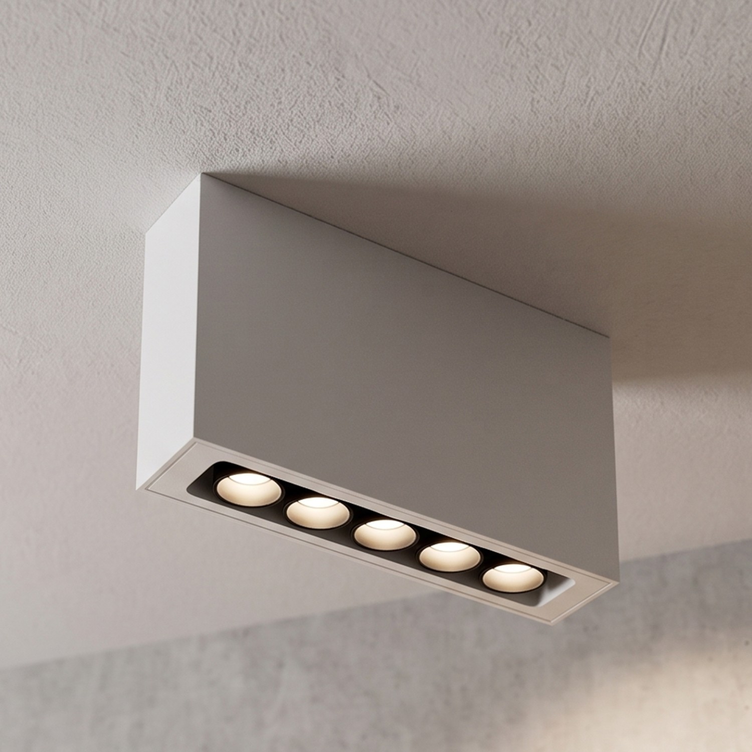 Снимка на LED луна за открит монтаж Clamp
