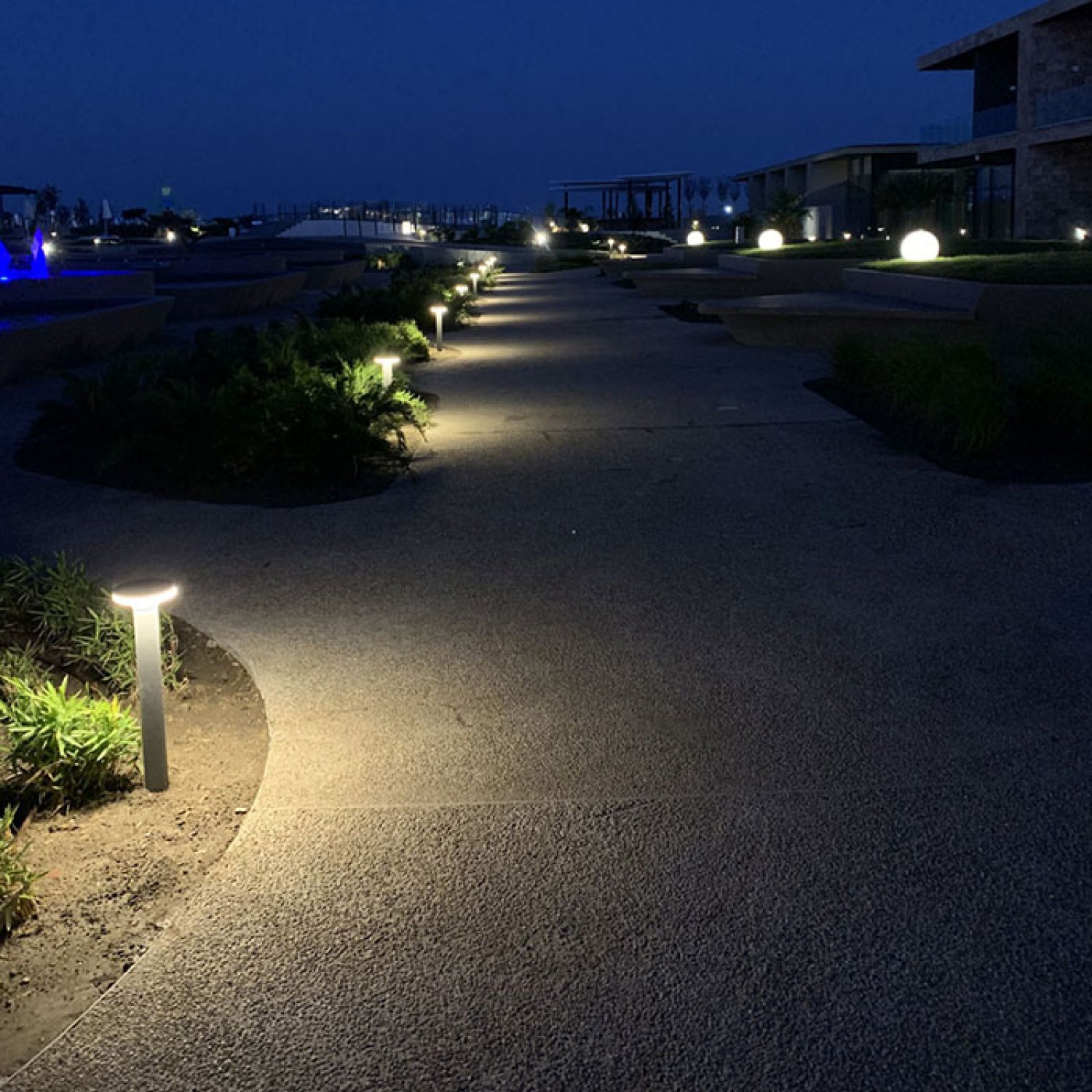 Детайлно изображение на Градински LED стълб Way | Лъч 360° | 12W | 3000K | IP65 Снимка на Градински LED стълб Way | Лъч 360° | 12W | 3000K | IP65