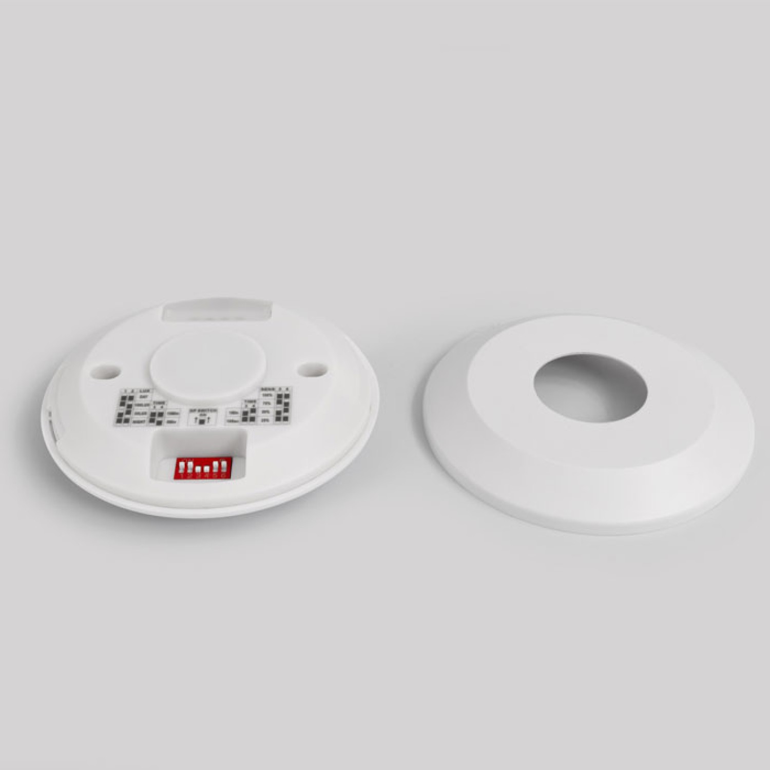 Снимка на Сензор за присъствие OM с открит монтаж и 360° покритие - Сензори за движение