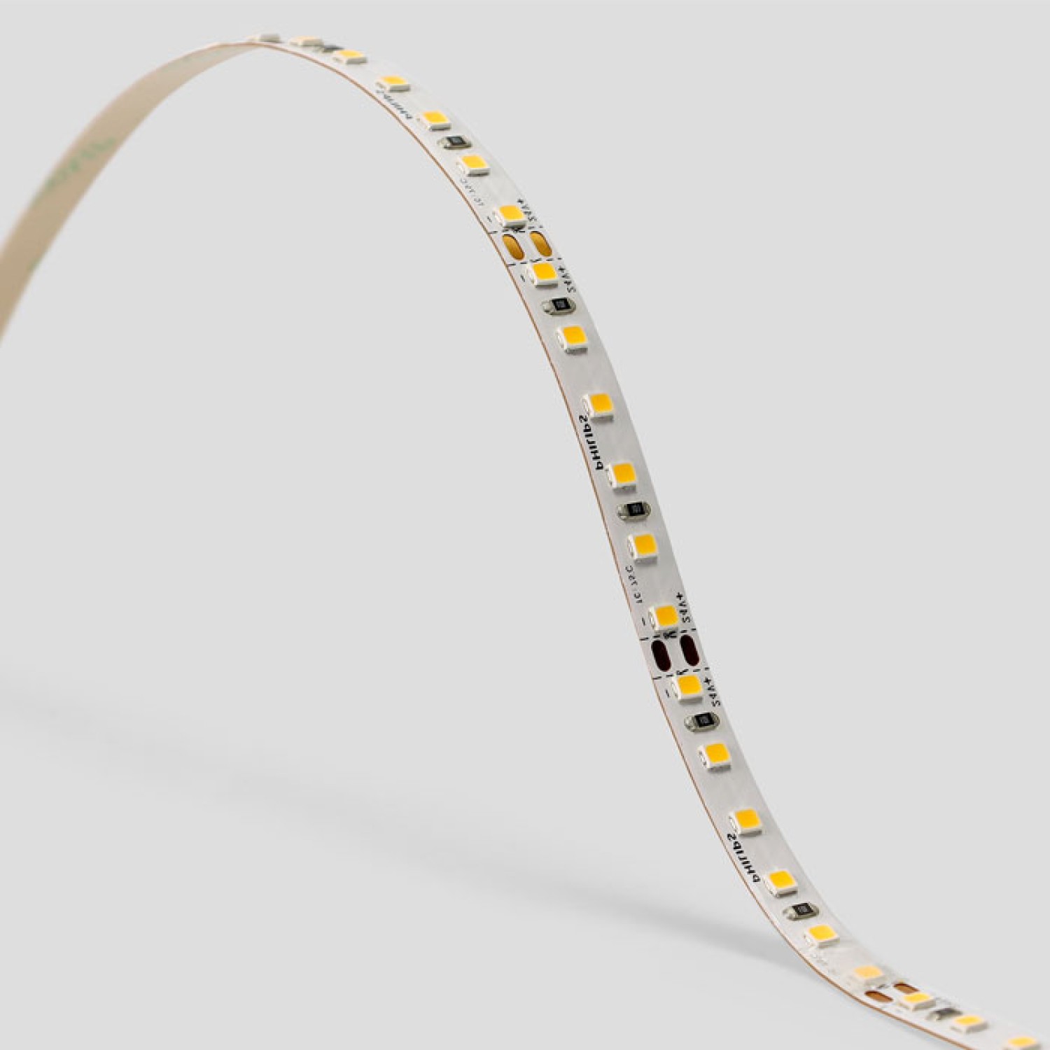 Детайлно изображение на LED лента Philips LS155 15.5W/m | IP20 | 120 LED/m | 24V | 5 метра | 3000K/4000K Снимка на LED лента Philips LS155 15.5W/m | IP20 | 120 LED/m | 24V | 5 метра | 3000K/4000K