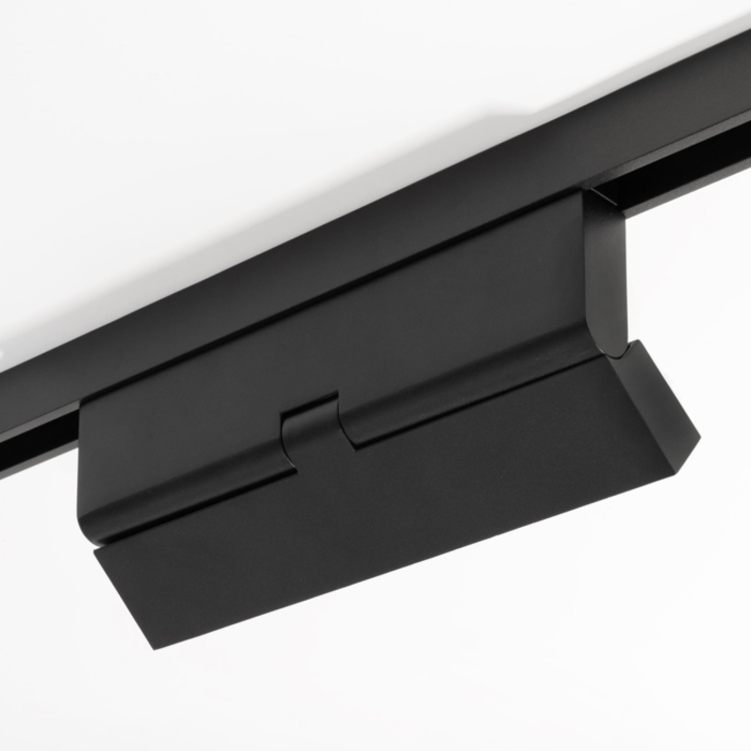 Детайлно изображение на Линеен LED модул Band AJ Magnet за магнитна система 23mm Снимка на Линеен LED модул Band AJ Magnet за магнитна система 23mm - Релсово осветление