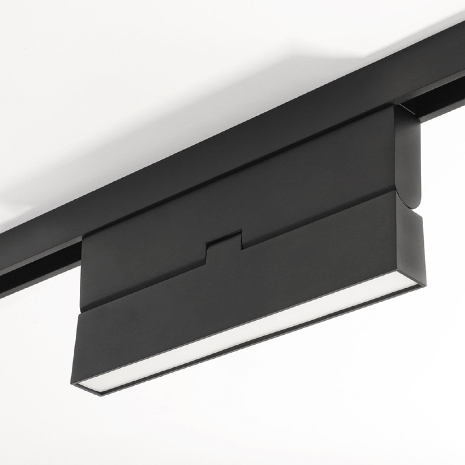 Детайлно изображение на Линеен LED модул Band AJ Magnet за магнитна система 23mm Снимка на Линеен LED модул Band AJ Magnet за магнитна система 23mm - Релсово осветление