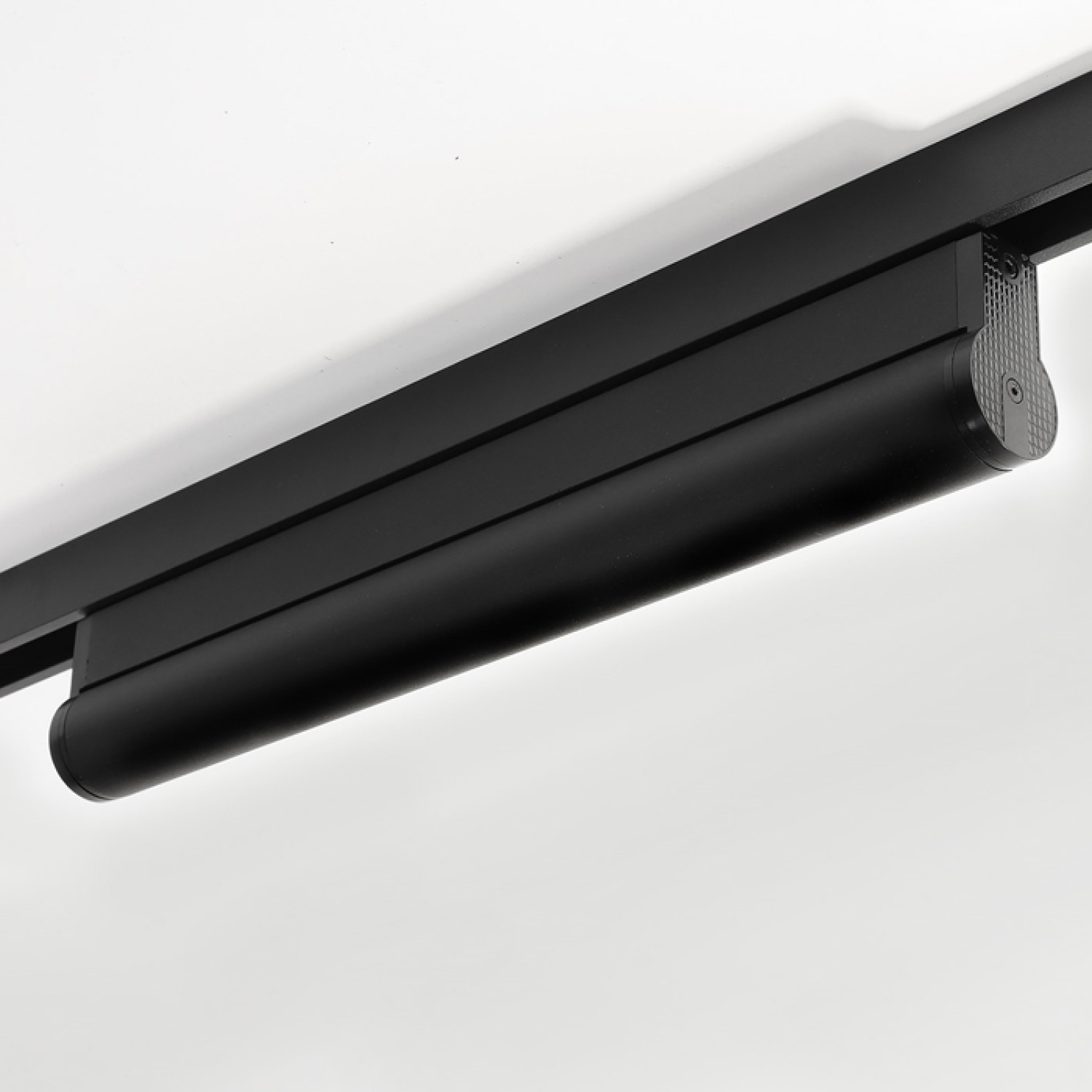 Детайлно изображение на Осветителен модул Dark Round AJ CCT за магнитна система 23 mm Снимка на Осветителен модул Dark Round AJ CCT за магнитна система 23 mm